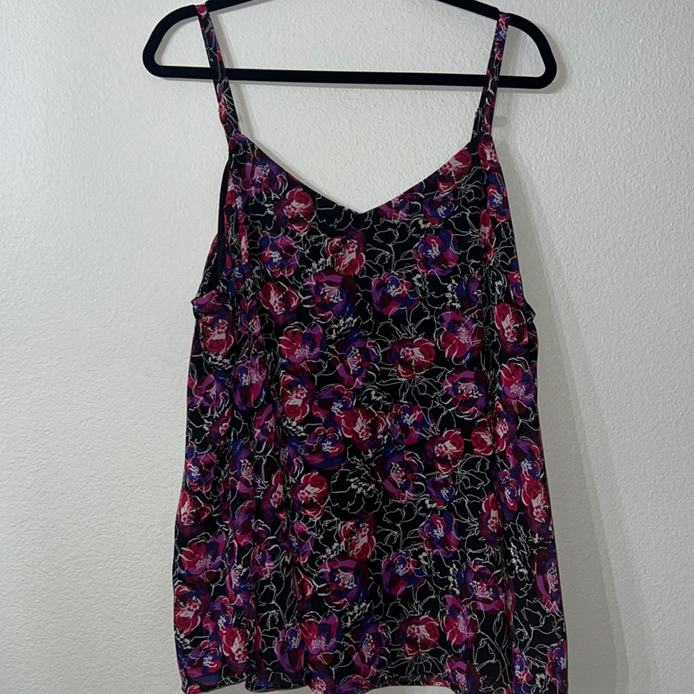 Torrid Sophie floral chiffon top. Size 2 NWT
